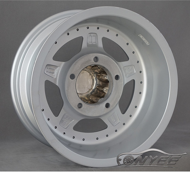 картинка Новые диски MVF-955 R15 5X114,3 ET-25 J7 серебро + серебристые болтики магазин  StreetTuning 