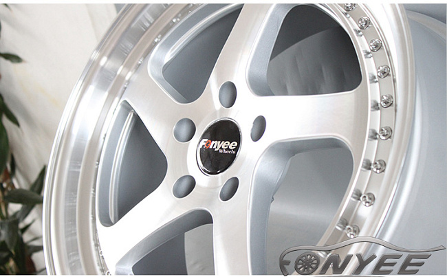 картинка Новые диски Rotiform TMB Flat R19 5х120 ET35 J8,5 серебро магазин  StreetTuning 