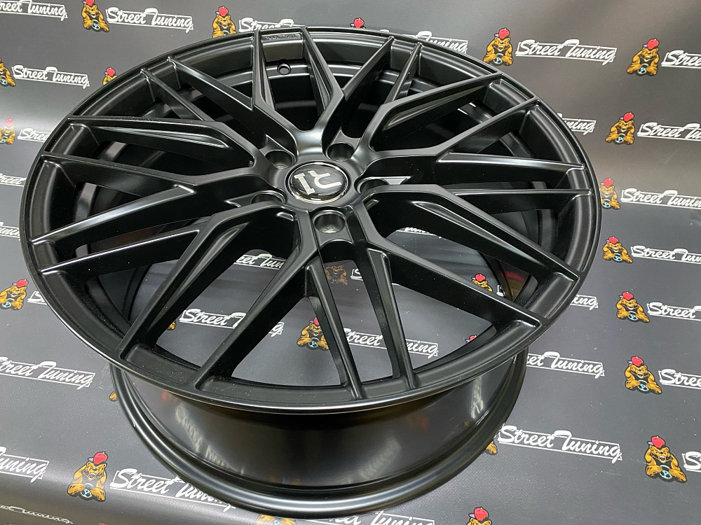 картинка Новые диски Vorsteiner V-FF 107 R19 J8.5 ET35 5X114.3 Black Mat от магазина  StreetTuning