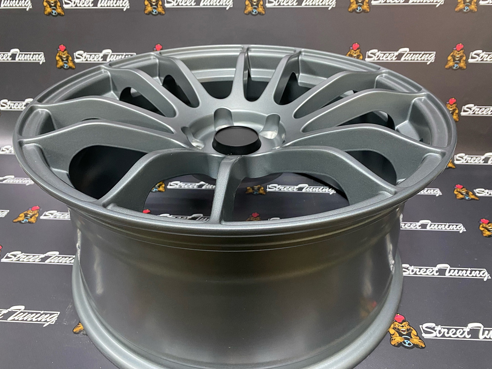 картинка Новые диски RAYS Gram Lights 57 Xtreme R18 J8.5 ET33 5x114.3 Gunmetal от магазина  StreetTuning