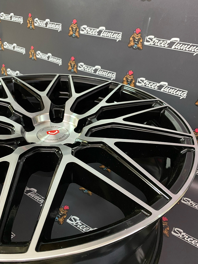 картинка Новые диски Vossen HF-2 R18 J8.5 ET35 5x114.3 Black+Silver от магазина  StreetTuning