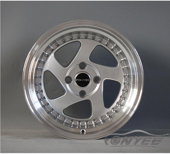 картинка Новые диски Rotiform TMB Flat R15 4х100 ET17 J8,5 серебро + полированная полка магазин  StreetTuning 