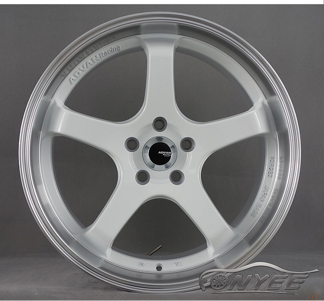 картинка Новые диски Advan GT R19 5x114,3 ET35 J9,5 белые магазин  StreetTuning 