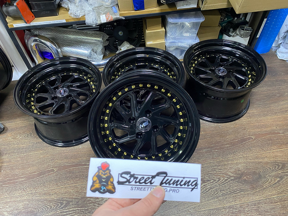 картинка Новые диски MS R15 J9 ET25 4X100, черный глянец от магазина  StreetTuning