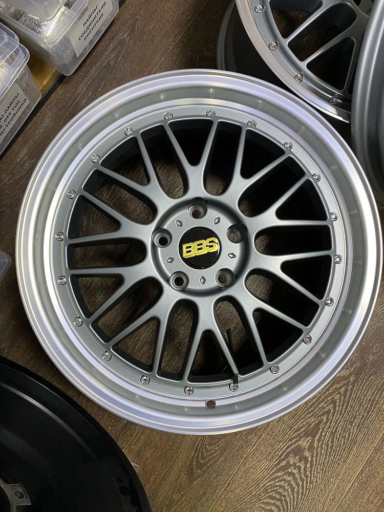 картинка Новые диски BBS LM R19 J8.5 ET35 5x120 Gunmetal от магазина  StreetTuning